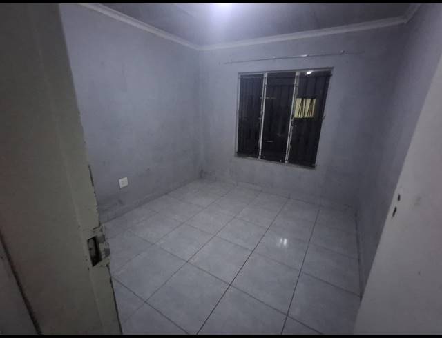3 BEDROOM FREEHOLD TO LET IN CLAYVILLE